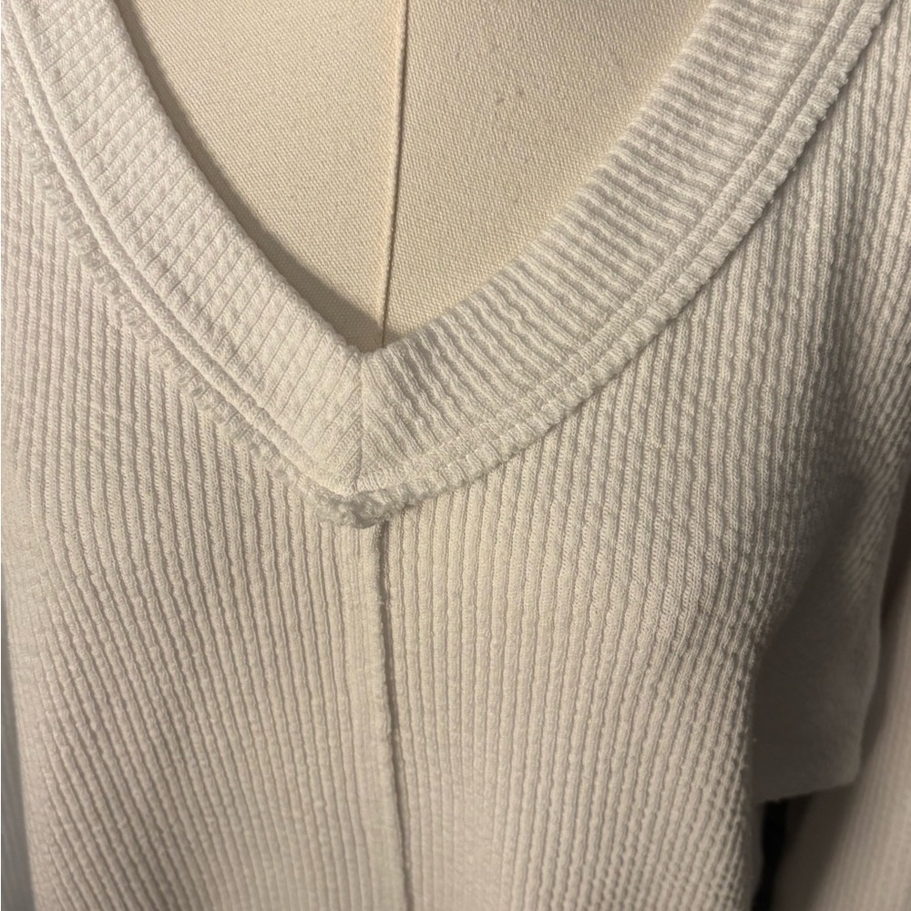 Aerie Wonder Oversized White Textured V-Neck Sweatshirt Oversized Women’s XS - Picture 2 of 7